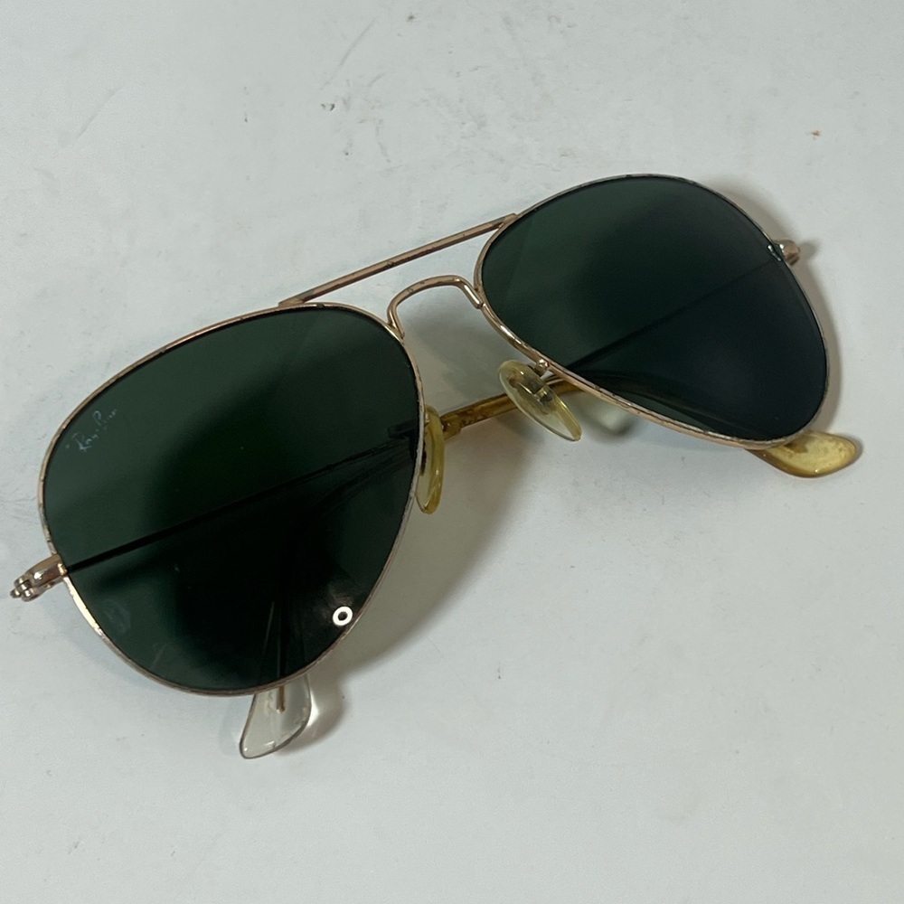 Vintage Unisex Ray-Ban Aviators Gold Frame Sunglasses with Dark Lenses